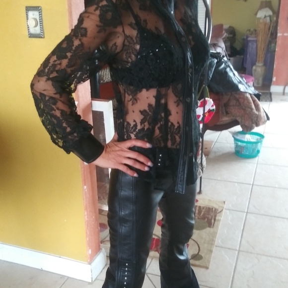 Dolce and Gavana lace and leather shirt. Small - Picture 3 of 5